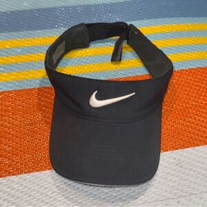Nike Black White Swoosh Sun Visor Hat Boys Kids Size